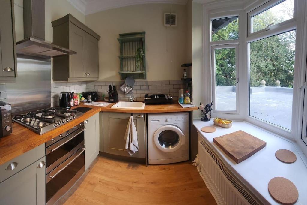 Spacious Guest Flat Near Roundhay Park Лидс Экстерьер фото